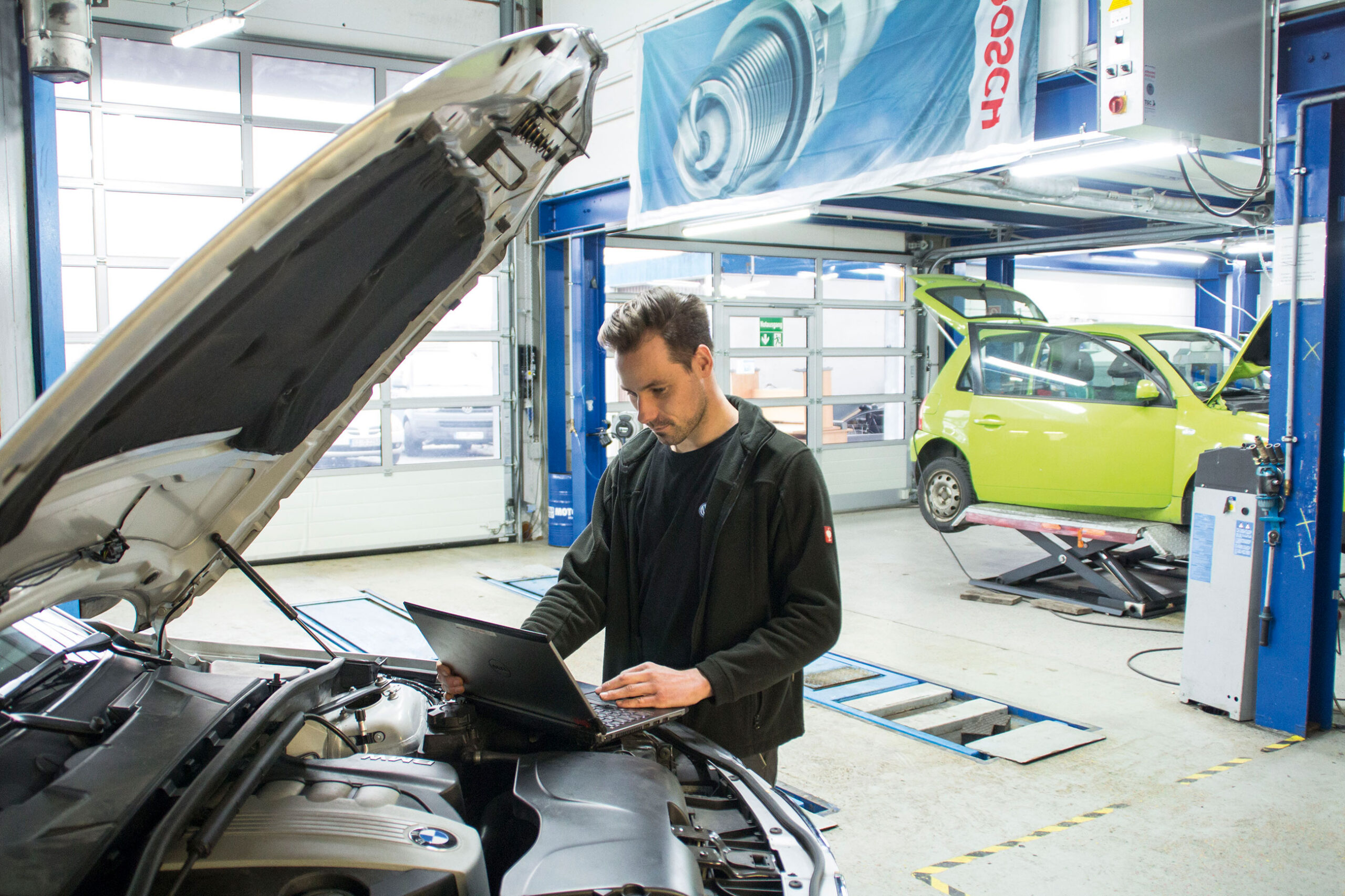 Multimarkendiagnose in der Kfz-Meisterwerkstatt Fries